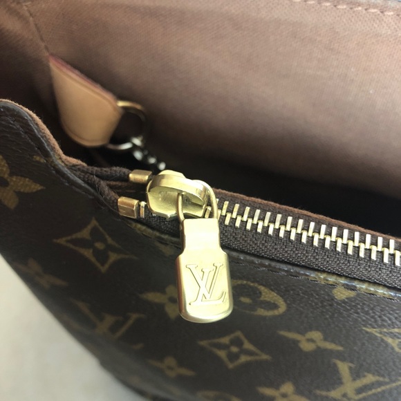 **SOLD** Authentic LV Beaubourg MM Messenger - Picture 5 of 8
